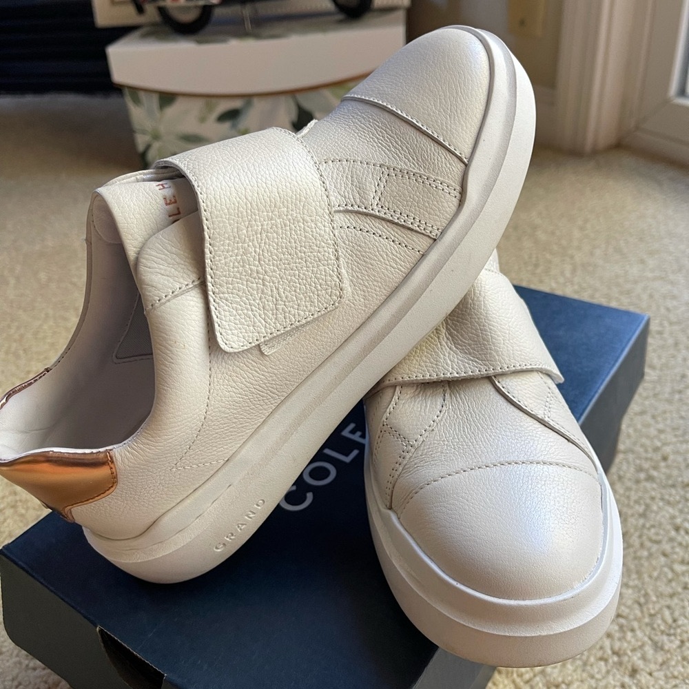 Womens Shoes size US 5.5